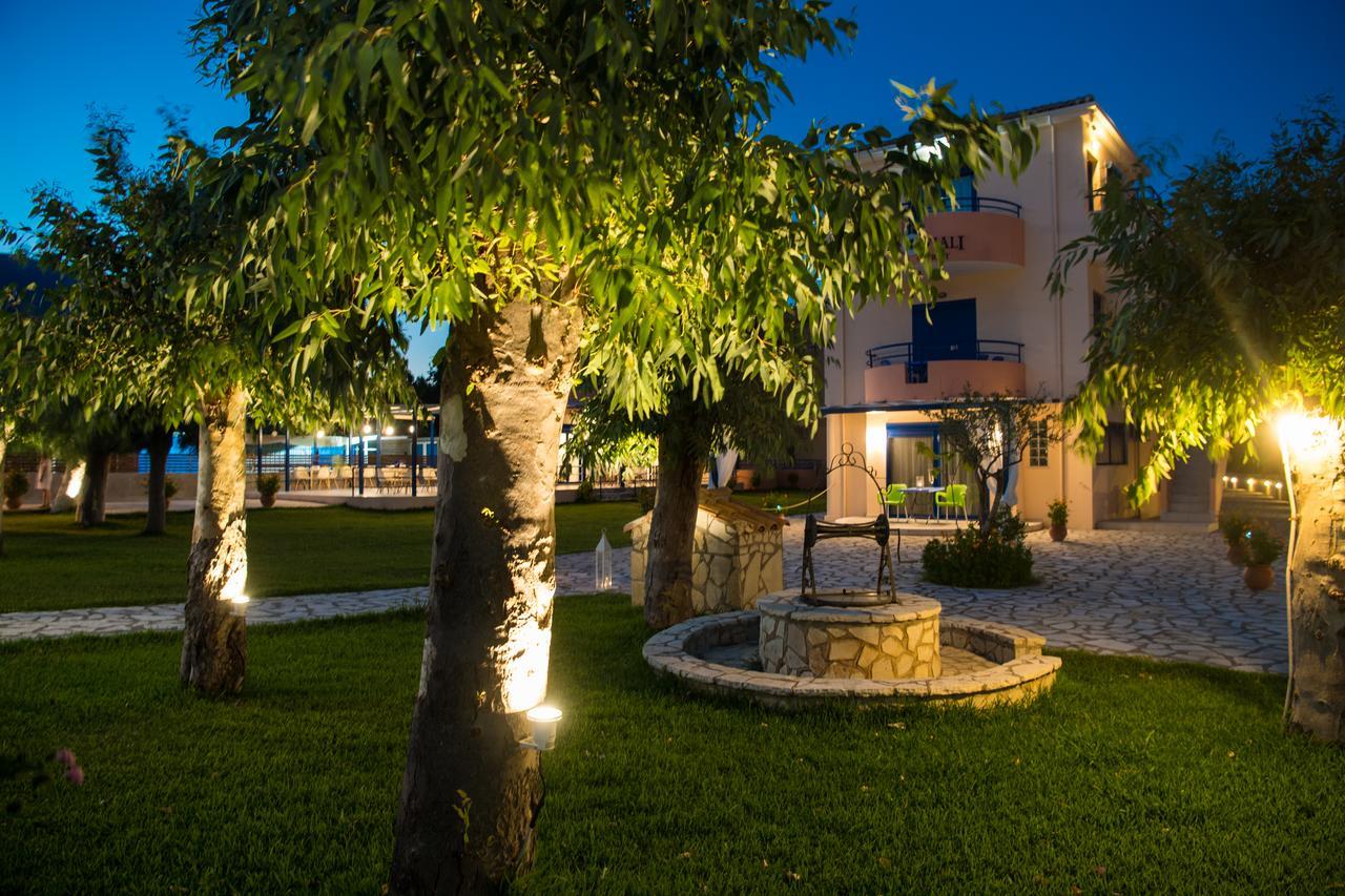 Akroyiali Resort Vasiliki Exterior foto